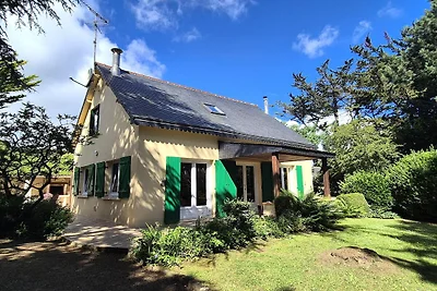 Haus in Hillion am GR 34 Küstenweg