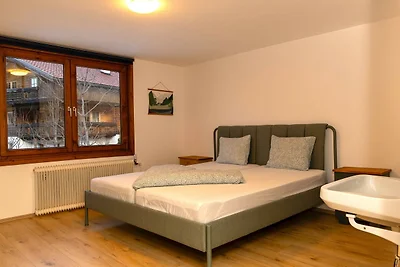 Geräumiges Ferienhaus in Mayrhofen mit Hottub