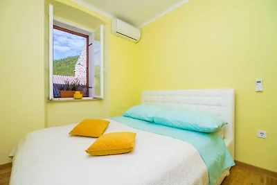Villa Nives - Three-Bedroom Villa with Terrac...
