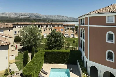 Villa a Rousset con piscina e natura