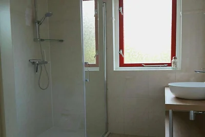 Rustplek met omheinde tuin