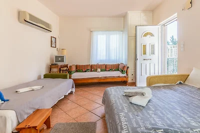 Gemütliche Wohnung in Porto Rafti