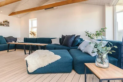 Retraite de luxe a Lokken -- By Traum...