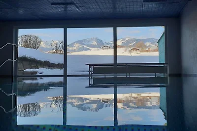Kaspar avec piscine intérieure et sauna