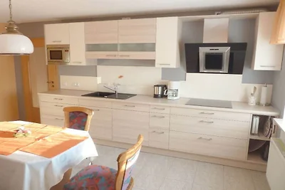 Ferienwohnung in Vöhl mit Schwimmbecken