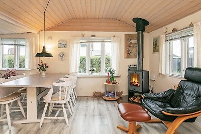 Bezauberndes Ferienhaus in Mesinge mit Grill