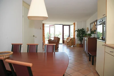 Beautiful house with jetty near IJsselmeer