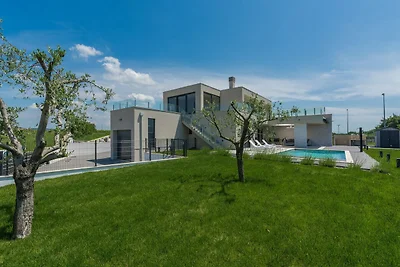 Prachtige villa met zwembad en wellness