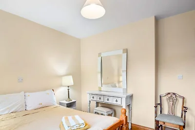 Cottage nahe Lough Mask mit Gartenblick