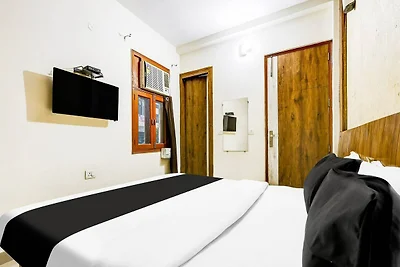 Hotel O Sector 52 Gurgaon