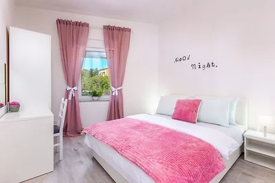 Appartement met zwembad vlakbij zee