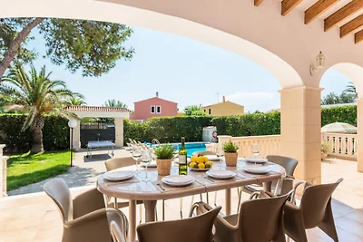 Villa in Cala Blanca mit privatem Pool