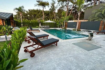 Villa in Antalya with swimming pool