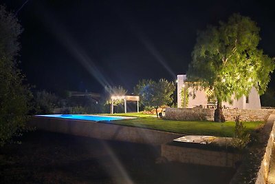 Trullo Milena con piscina privata a Fasano