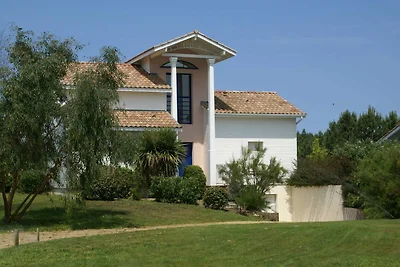 Schöne Villa mit Privatpool, nur 900 m vom St...