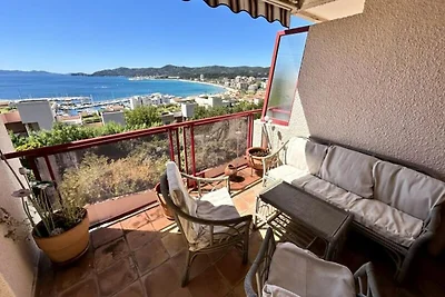 Appartement met Zeezicht en Zwembad