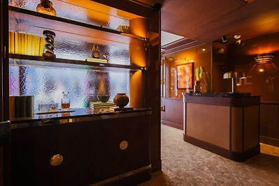 Vertraulicher Raum 4, nur einen Steinwurf vom...