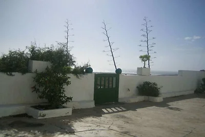 Finca in Yaiza mit Schwimmbecken