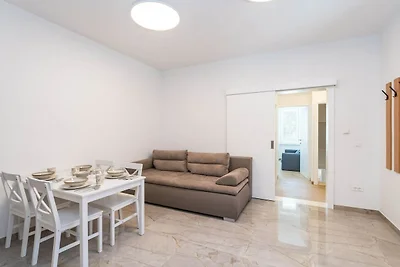 Apartment Nikolica - Two Bedroom Apartment wi...