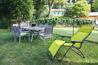 Apartament wakacyjny w Salò z basenem