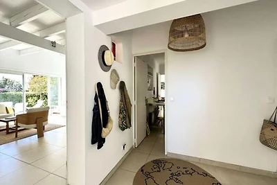 Villa auf dem Hügel Costebelle in der Nähe de...