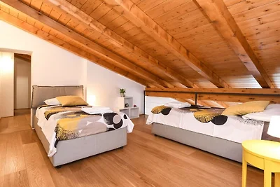 Apartament wakacyjny w Salò z basenem