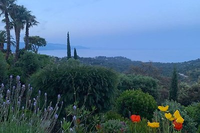 Villa con vista mare in una comunità...