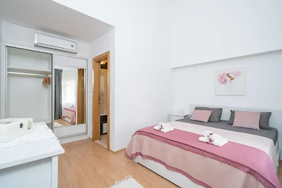 Holiday Home Majkovi - Three Bedroom Holiday ...