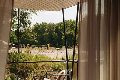 Wellnesslodge met sauna op een vakantiepark