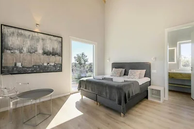 Villa vicino ad Aljezur con lago privato