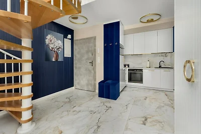 Zweistöckige Wohnung, Terrasse mit Whirlpool