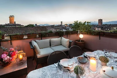 Penthouse mit Panoramaterrasse in Lucca