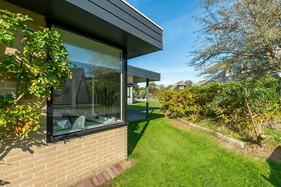 Bungalow in Sint Maartenszee am Strand