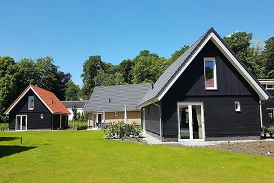 Moderne Villa mit Garten