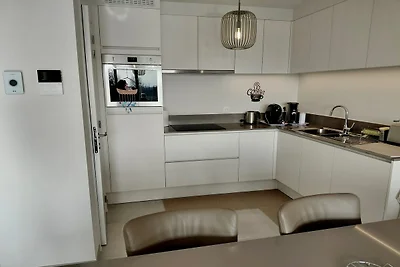 Luxusapartment mit Pool und Parkplatz