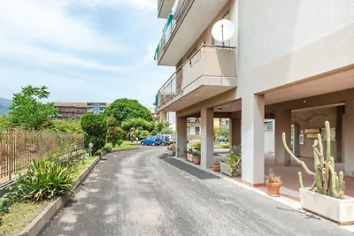 Soleggiato appartamento a Giarre vicino al...