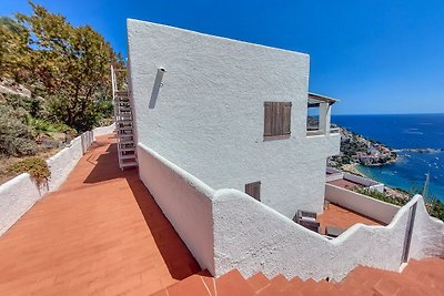 Apartment mit möblierter Terrasse