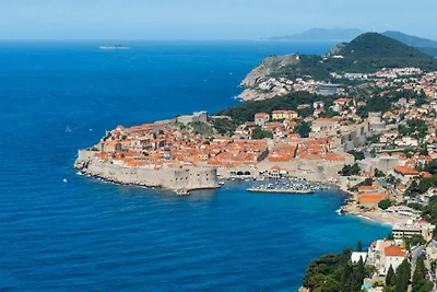 Feel Good Apartment - Two-Bedroom Apartment w...