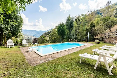 Casa a Liébana con vista sulle montagne