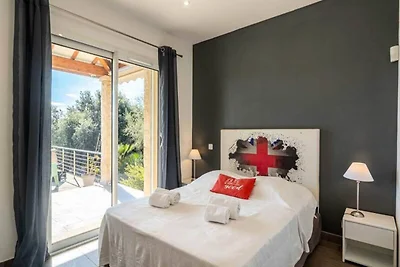 Häuser & Villen für 8 Personen