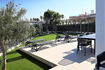�ppige Villa in Orihuela mit Pool