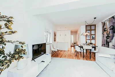 Modernes Apartment in Algés mit Terrasse