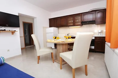 One-Bedroom Apartment With Terrace (A2)