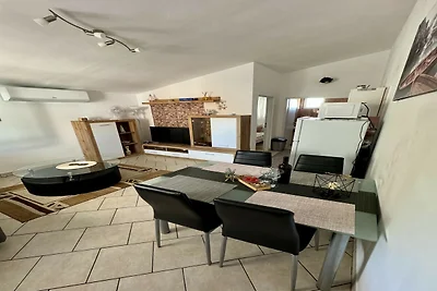Apartment Didovi Dvori 2 with jacuzzi