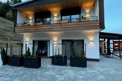 Moderne Wohnung mit Balkon in Niedersfeld