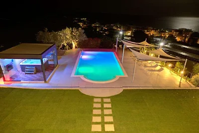 Villa in Diano Marina mit Schwimmbecken
