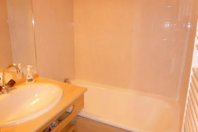 Apartment für 4 Personen im Bergstil, Dorfzen...