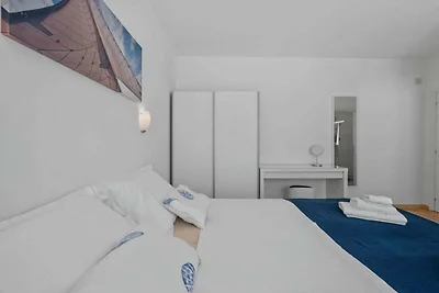 Two Bedroom Apartment With Terrace And Sea Vi...