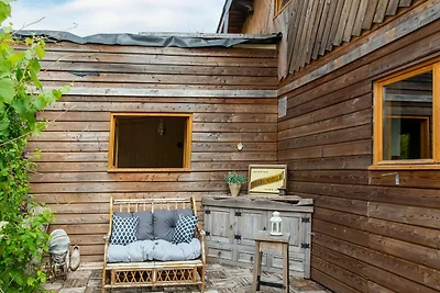 Ferienhaus in Bievre mit Garten