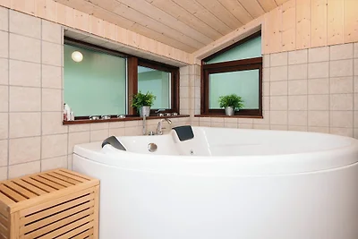 Accogliente casa sulla spiaggia con spa -- By...